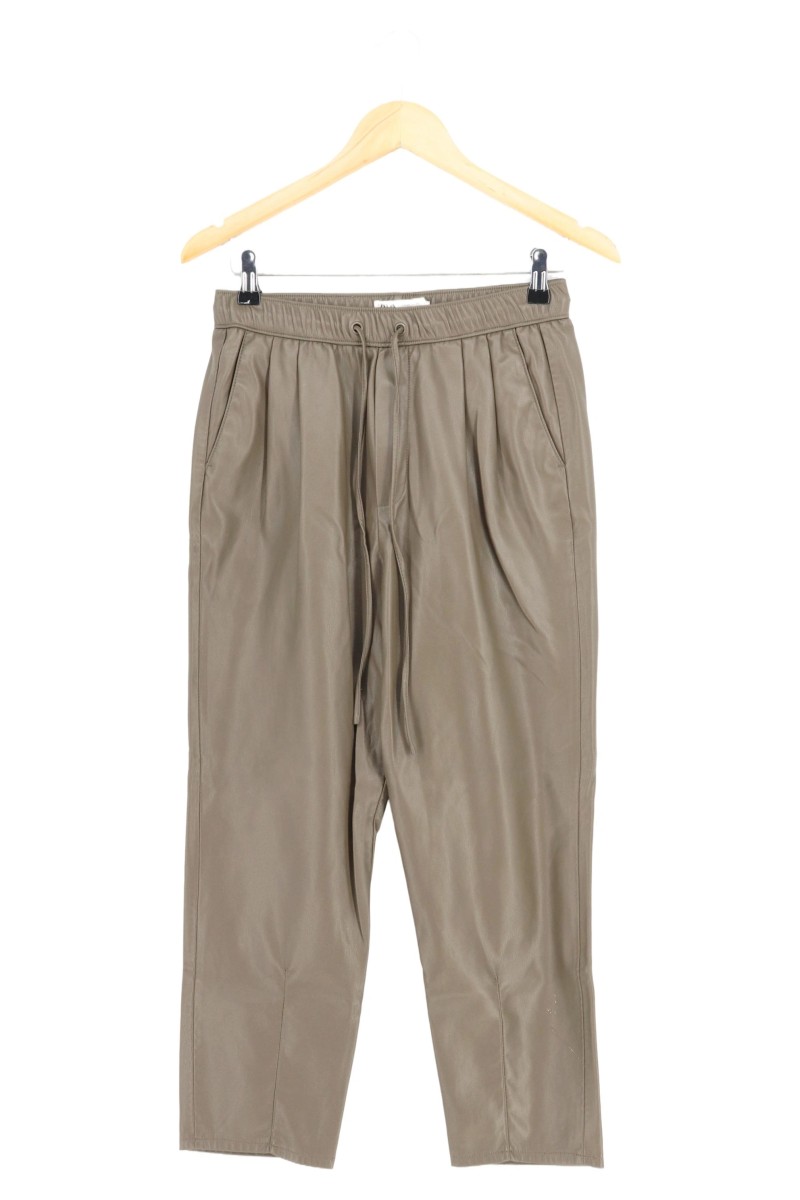 On active pants Sサイズ The latest chapter of the adidas x Gucci narrative zooms in