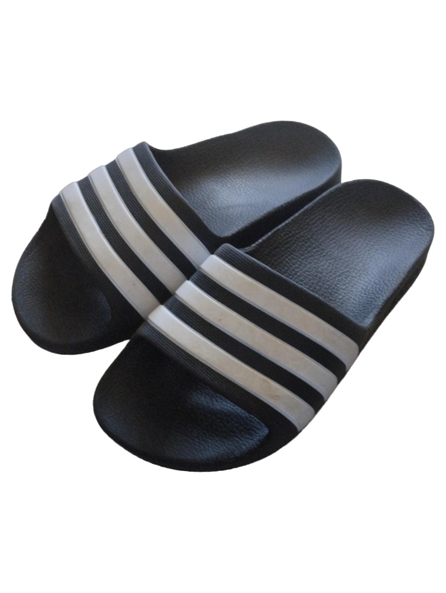 ADIDAS Adilette Badeschuhe Kinder 31 Schwarz Sportlich Slides