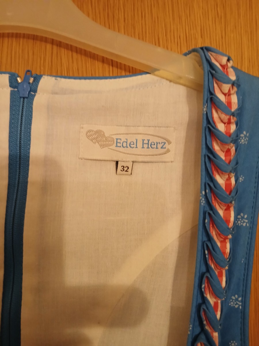 EDEL HERZ Dirndl Trachtenkleid Bild 3