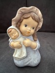 Vorschaubild 2 von Nina Marco Dekofigur Mädchen mit Puppe Keramik 13cm Nostalgisch