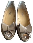 Vorschaubild 1 von Damen Pumps Peep Toe Schleife Lackoptik Elegant Beige Gr. 37,5