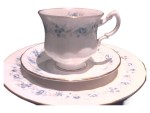 Vorschaubild 1 von Malvern Sammelgedeck Tasse Untertasse Teller Blumen Weiß