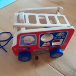 Vorschaubild 3 von Holz Nachziehspielzeug Feuerwehrauto Mehrfarbig Kinderspielzeug