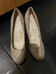 Vorschaubild 4 von Pumps Damen Gr. 40 Beige Wildleder Ohne Verschluss 9.5 cm Elegant