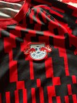 Vorschaubild 4 von RB Leipzig Fußball Trikot Herren Rot Schwarz Muster Gr. L