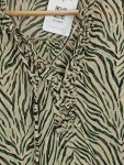 Vorschaubild 3 von Damen Bluse Zebramuster Gr. 34/XS Beige Grün Rüschen