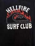 Vorschaubild 3 von x Stranger Things Hellfire Surf Club T-Shirt Herren XS Schwarz