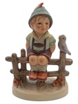 Vorschaubild 1 von Hummel Figur Junge auf Zaun mit Vogel Keramik Dekofigur Mehrfarbig 12cm