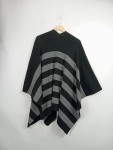 Vorschaubild 2 von Poncho Damen One Size Schwarz Grau Streifen Strick Cape