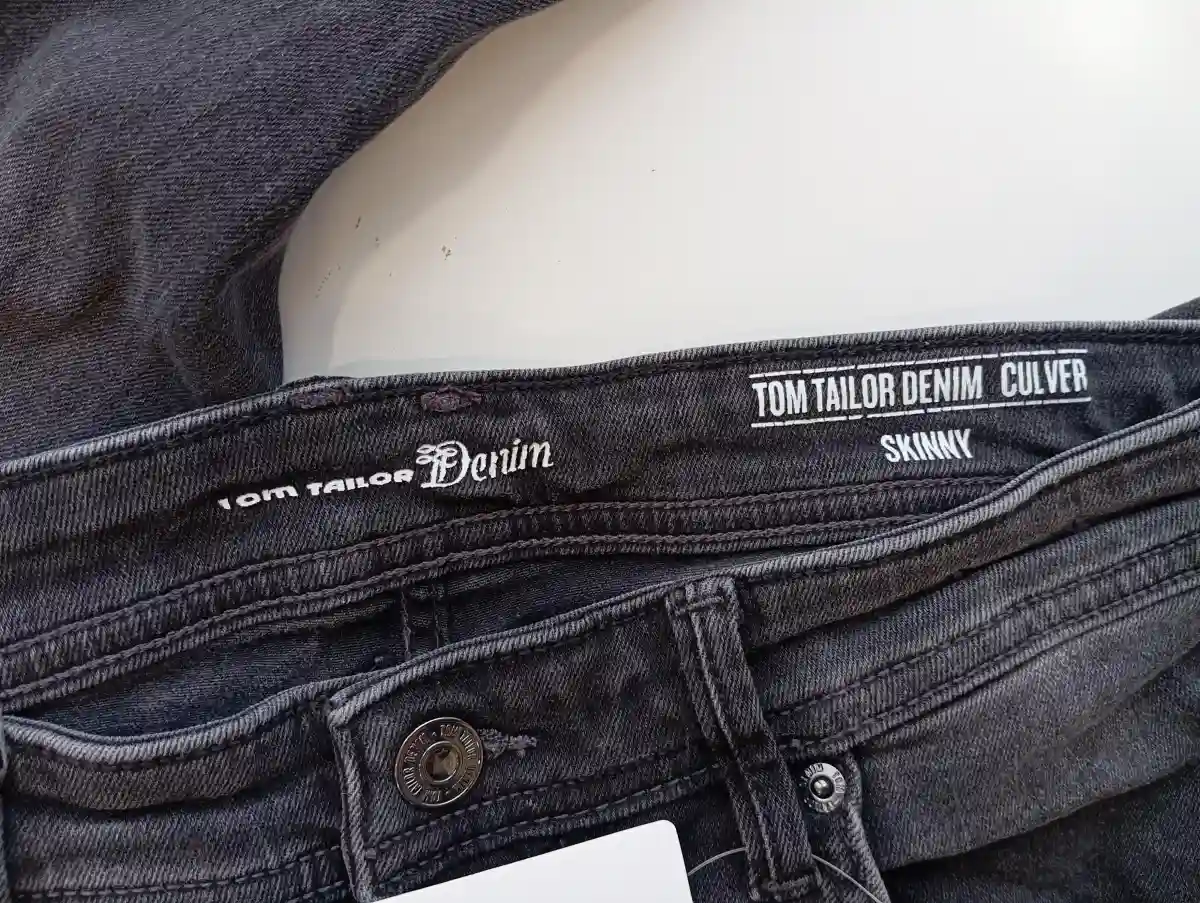 TOM TAILOR Jeans Tapered Fit Bild 3