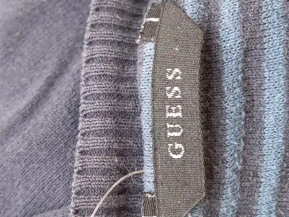 GUESS Pullover Bild 3