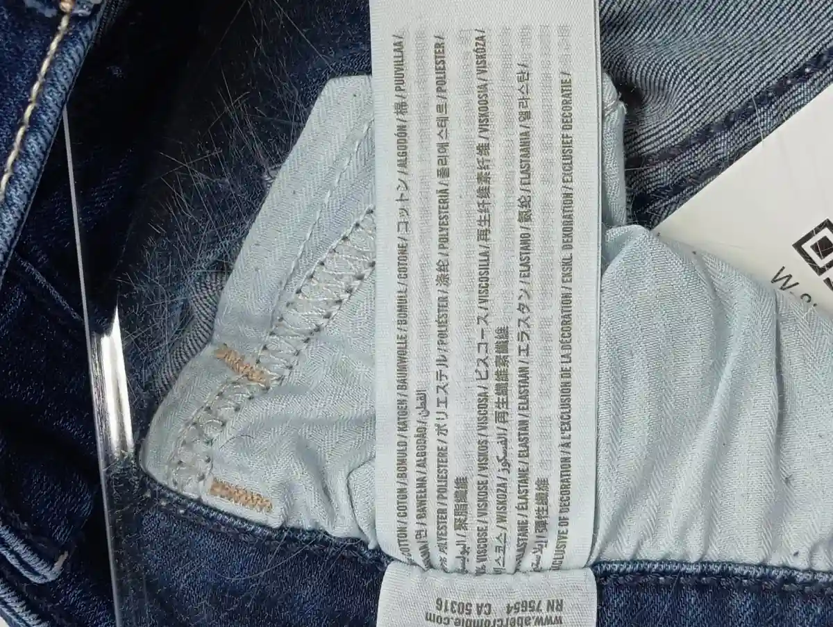 HOLLISTER Destroyed Jeans Bild 4