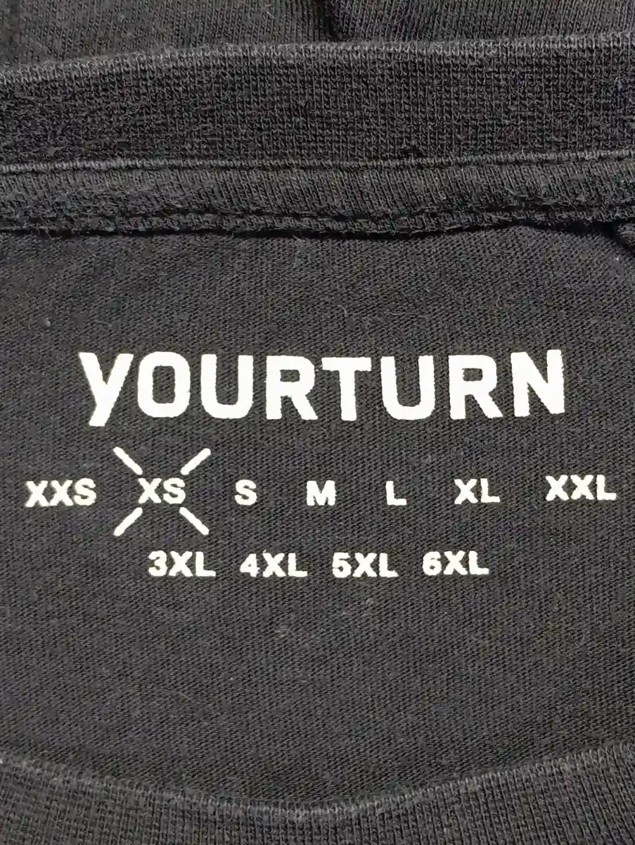 YOURTURN T-Shirt Bild 3