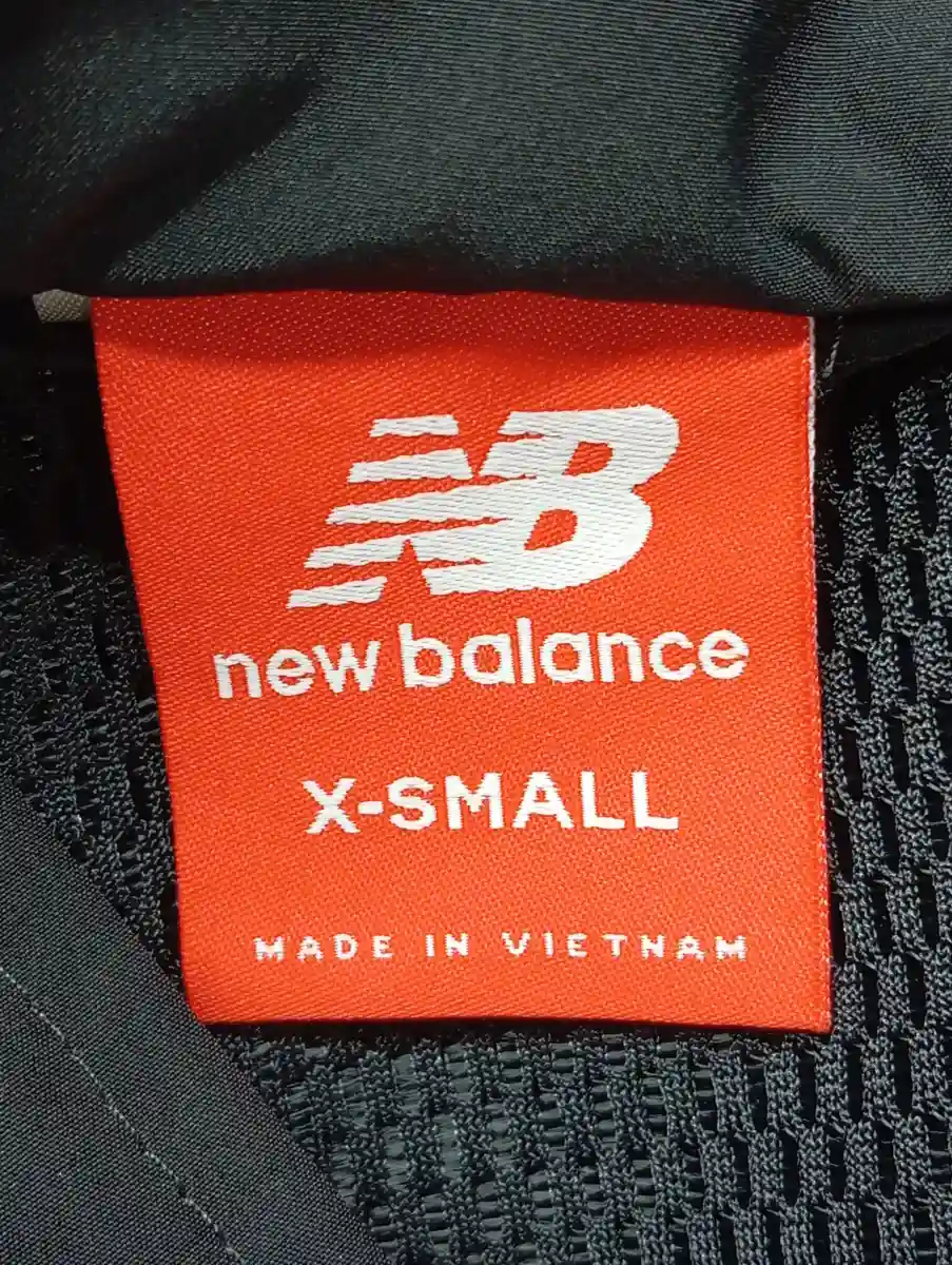 NEW BALANCE Trainingsjacke Bild 3