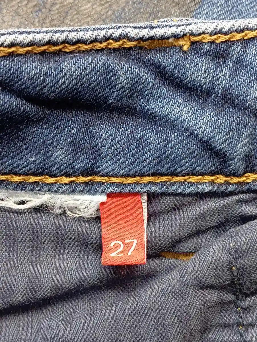 GUESS Jeans Wide Fit Bild 5