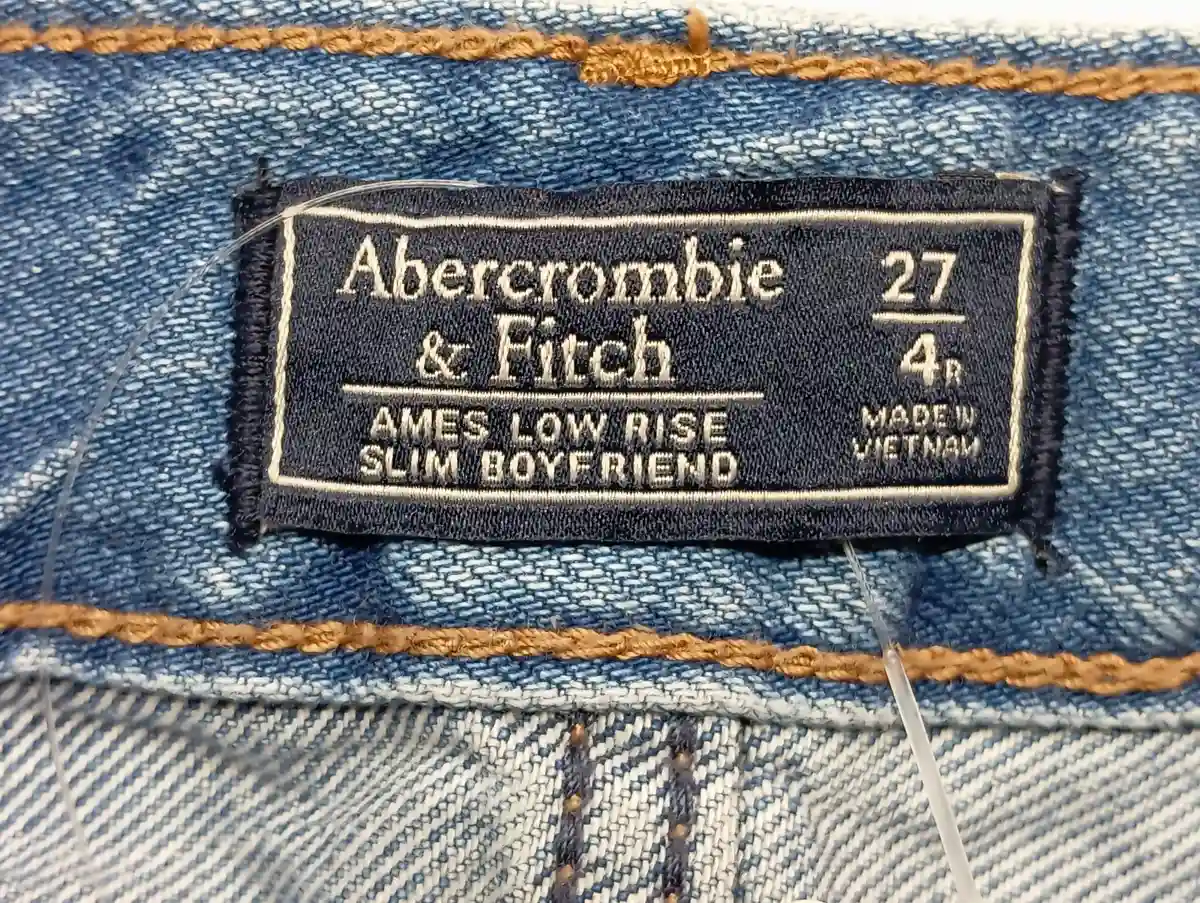 ABERCROMBIE & FITCH Destroyed Jeans Bild 3
