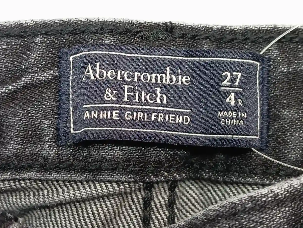 ABERCROMBIE & FITCH Destroyed Jeans Bild 3