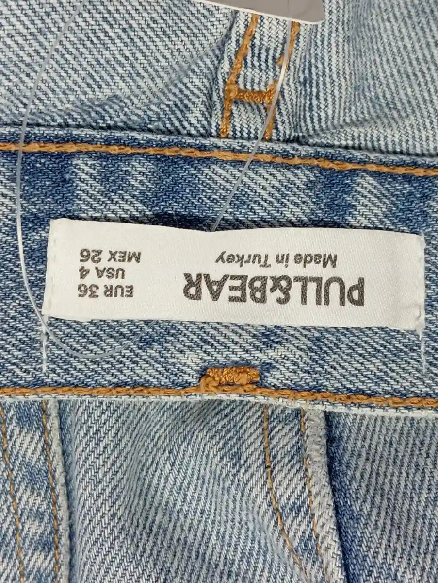 PULL&BEAR Destroyed Jeans Bild 3