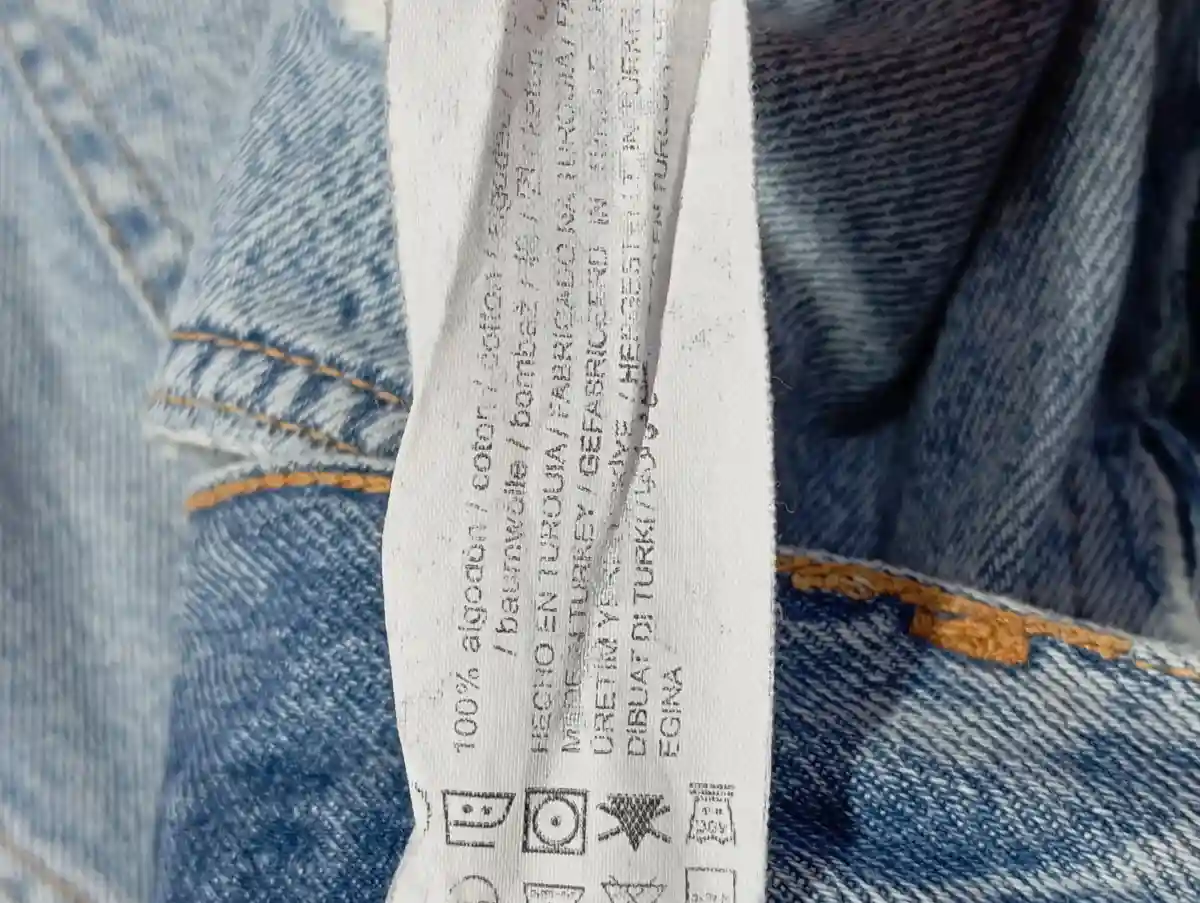 PULL&BEAR Destroyed Jeans Bild 4