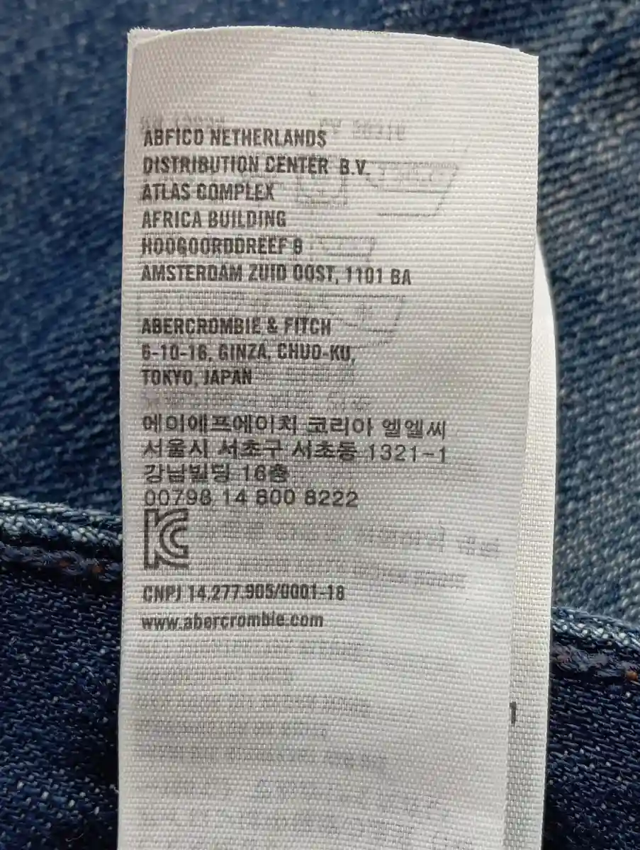 ABERCROMBIE & FITCH Destroyed Jeans Bild 5