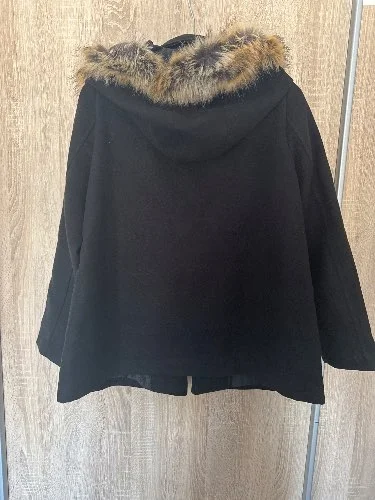 LA PETITE PARISIENNE Felljacke Bild 3