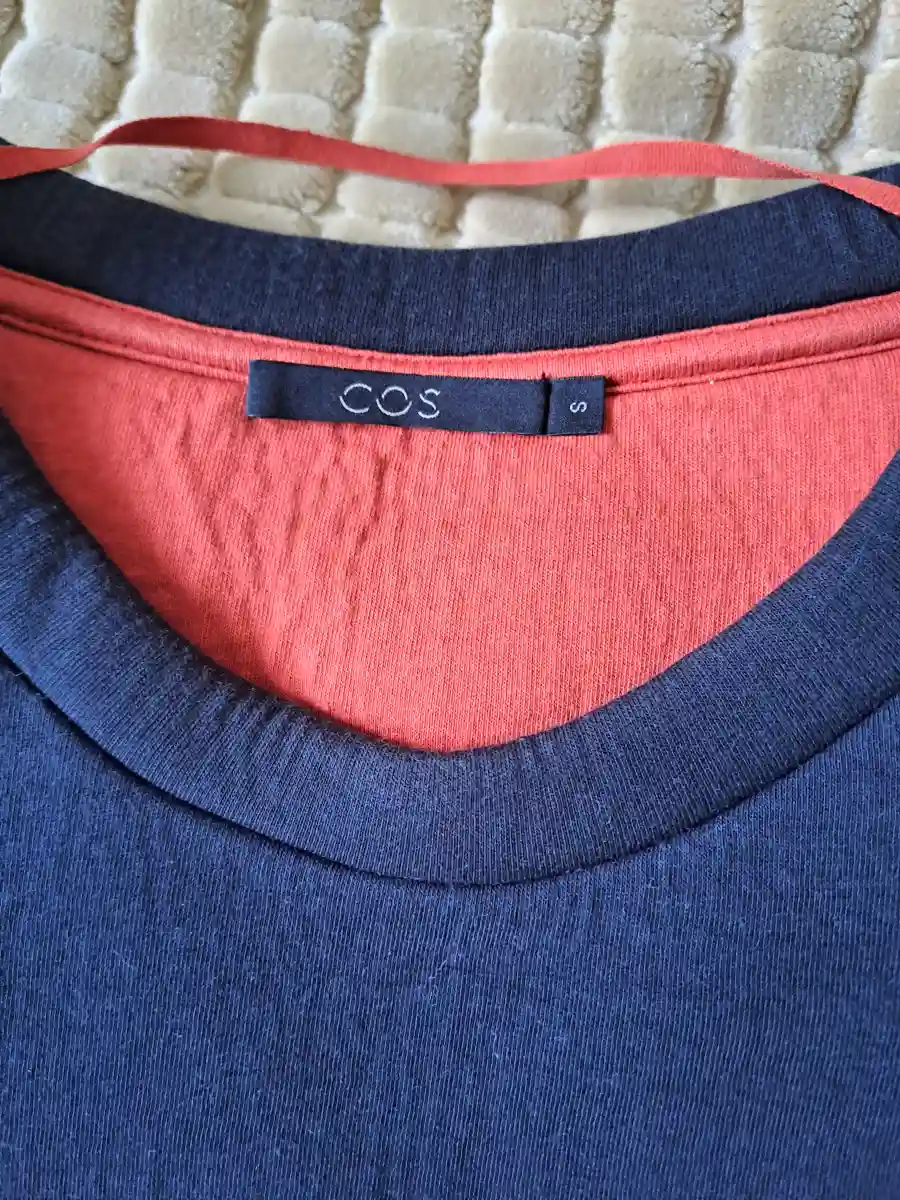 COS Pullover Bild 2