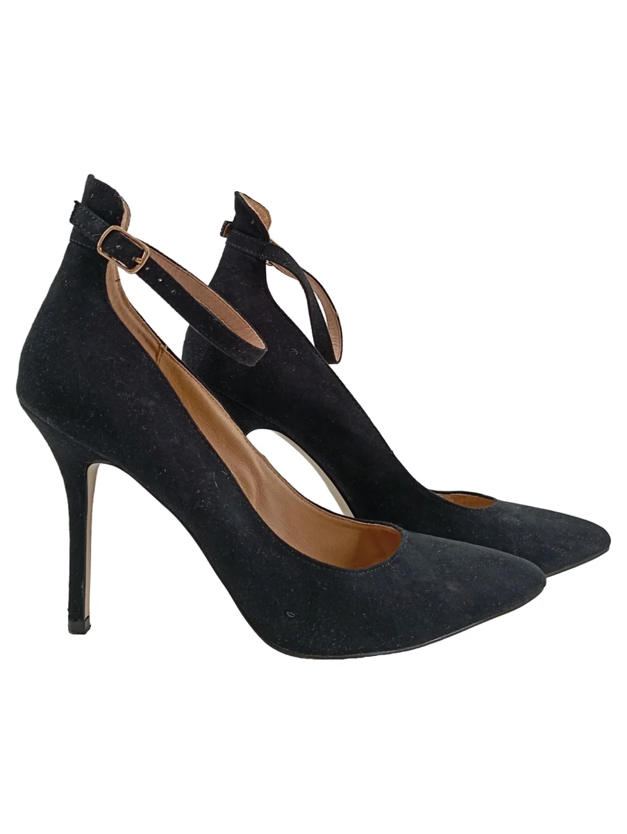 La Strada Pumps