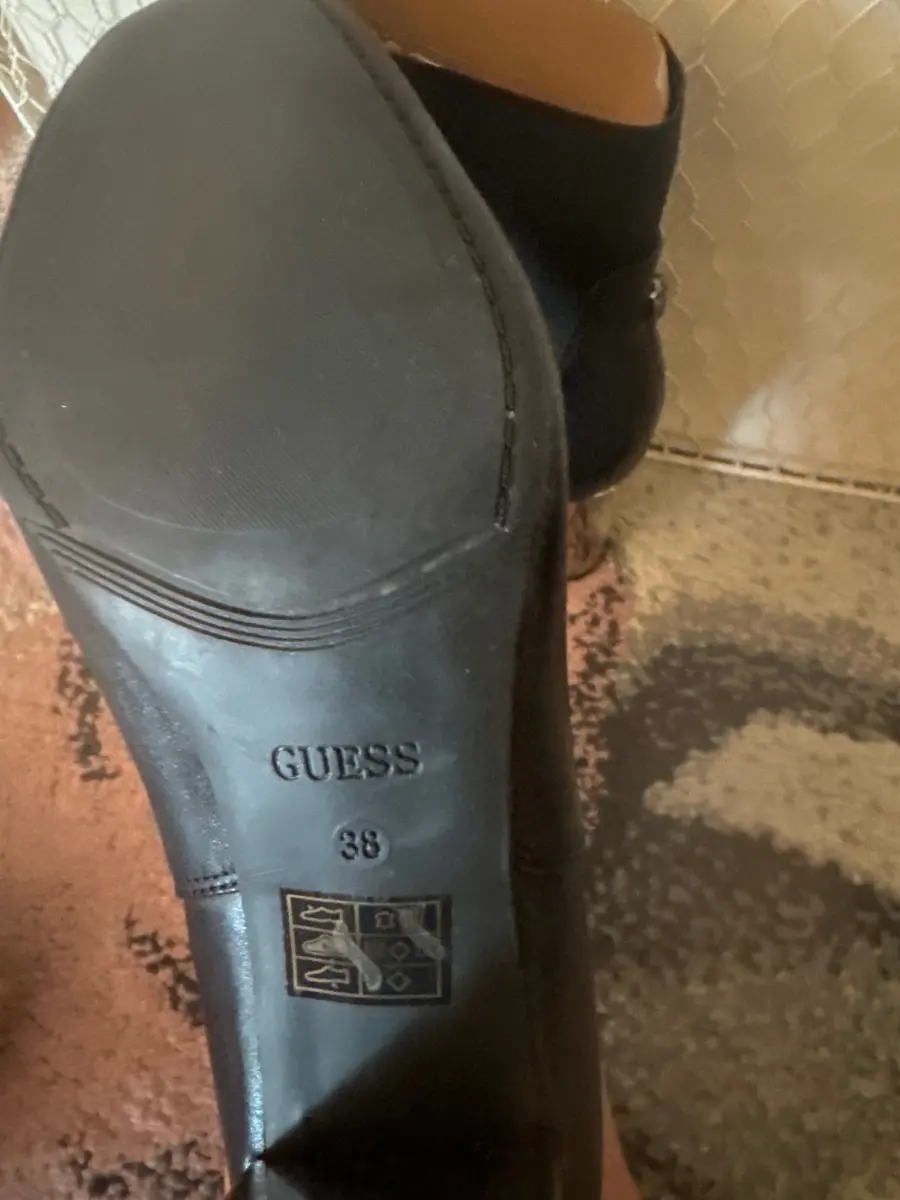 GUESS Stiefelette Bild 4