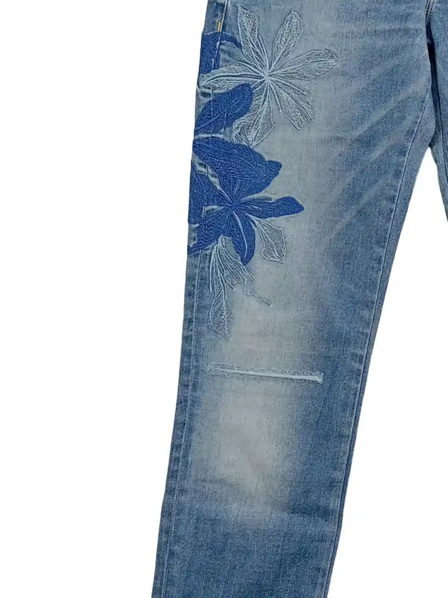 GUESS Destroyed Jeans Bild 3