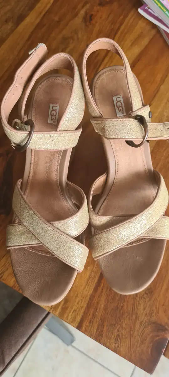 UGG Sandaletten Bild 5