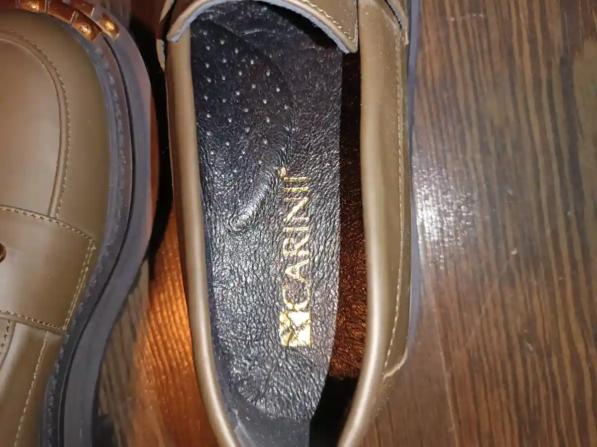 CARINII Slipper Bild 3