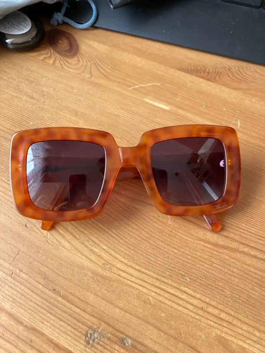 UTERQÜE Sonnenbrille Bild 3