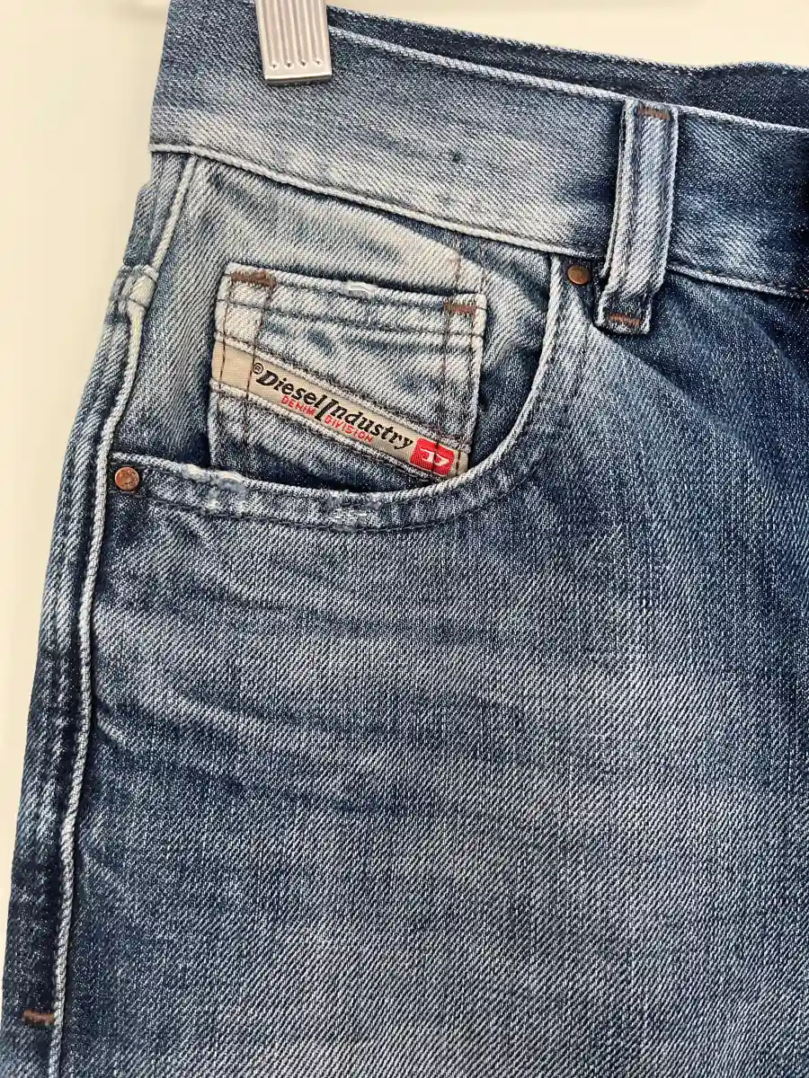 DIESEL Destroyed Jeans Bild 4