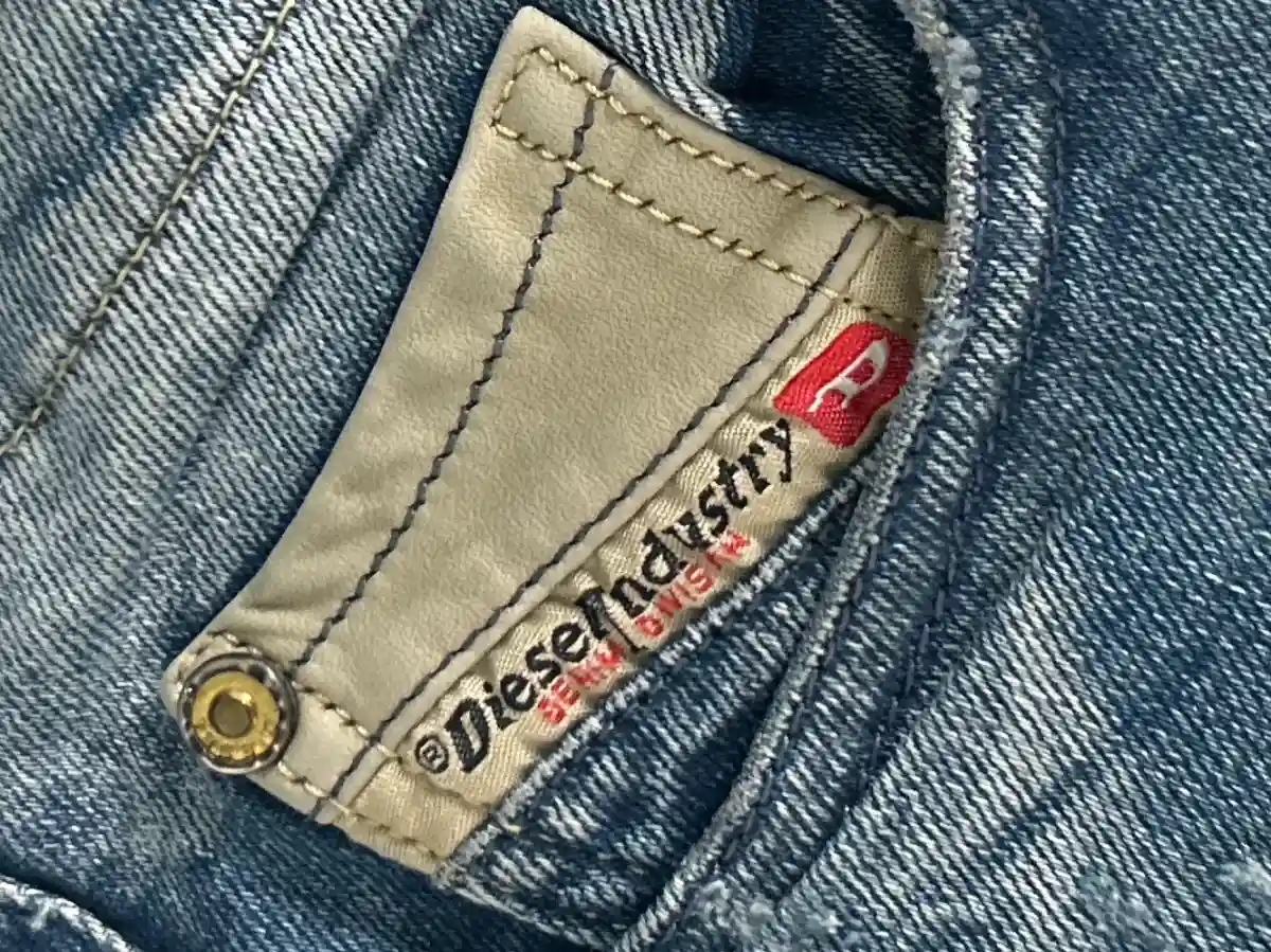 DIESEL Destroyed Jeans Bild 8