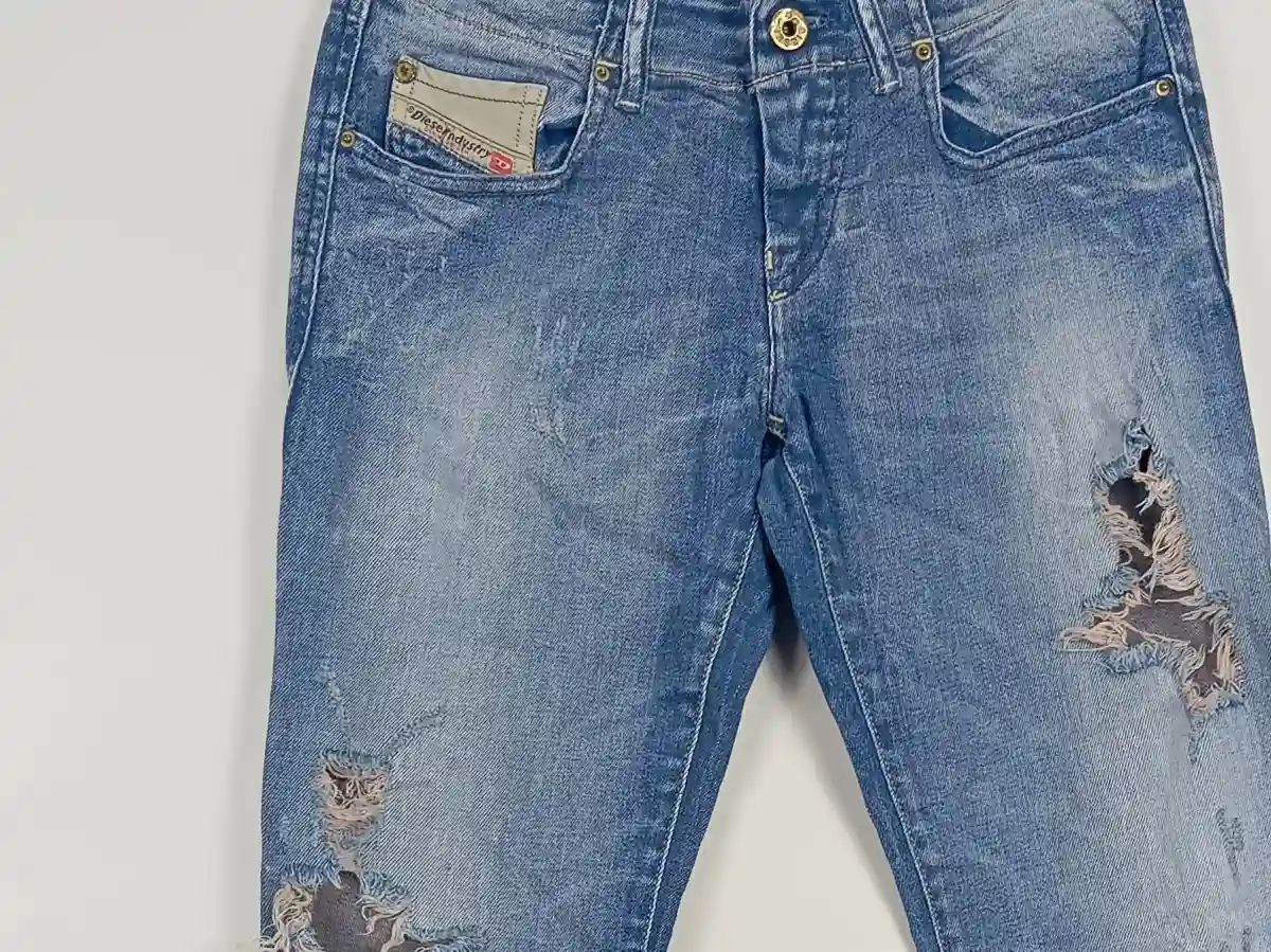 DIESEL Destroyed Jeans Bild 3