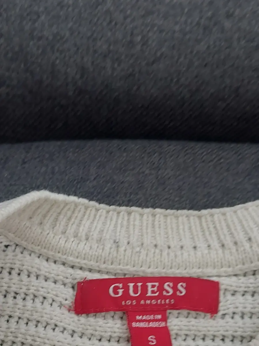 GUESS Pullover Bild 4