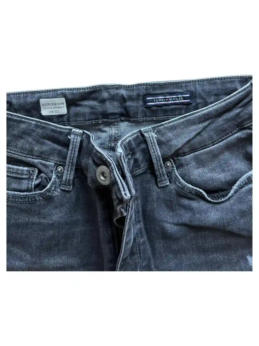 TOMMY HILFIGER Destroyed Jeans Bild 4