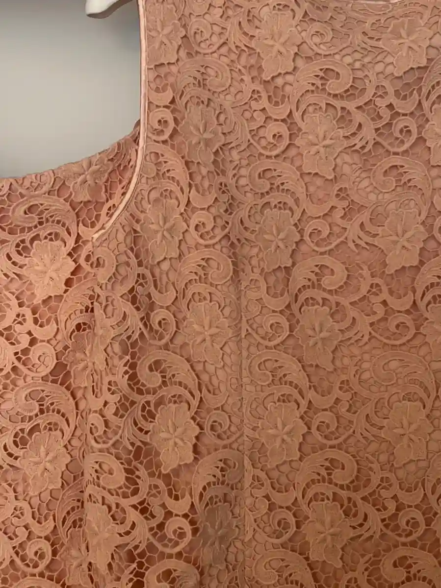 MADELEINE Spitzenkleid Bild 3