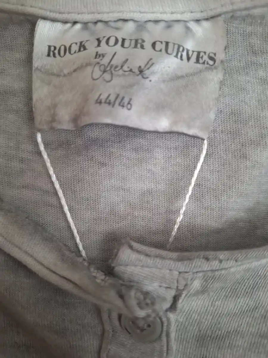 ROCK YOUR CURVES BY ANGELINA K. Langarmshirt Bild 4