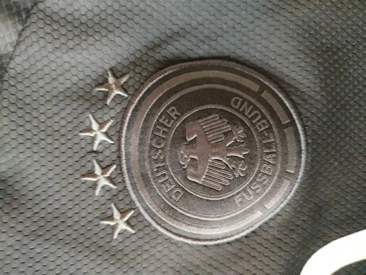ADIDAS Fußball Trikot Bild 5