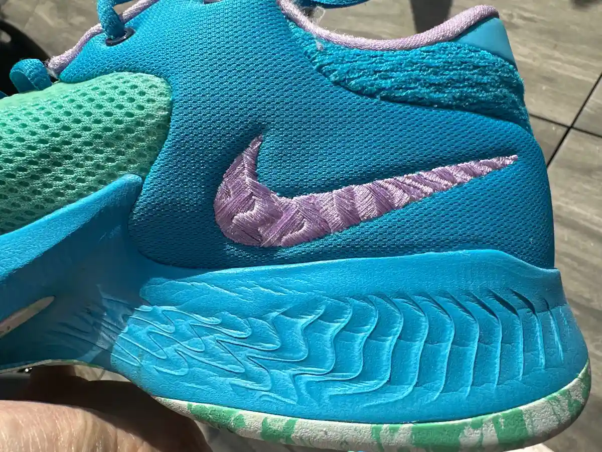 NIKE Basketballschuhe Bild 6