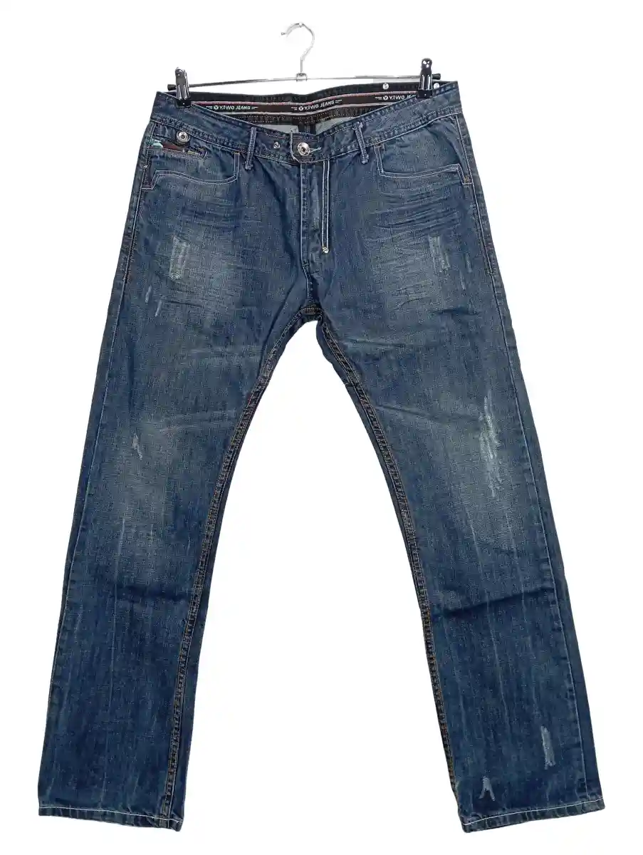 Blaue Herrenjeans, flach ausgelegt