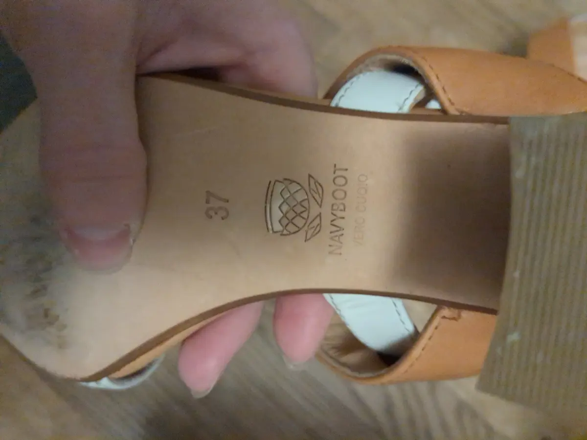 NAVYBOOT Sandalen Bild 2
