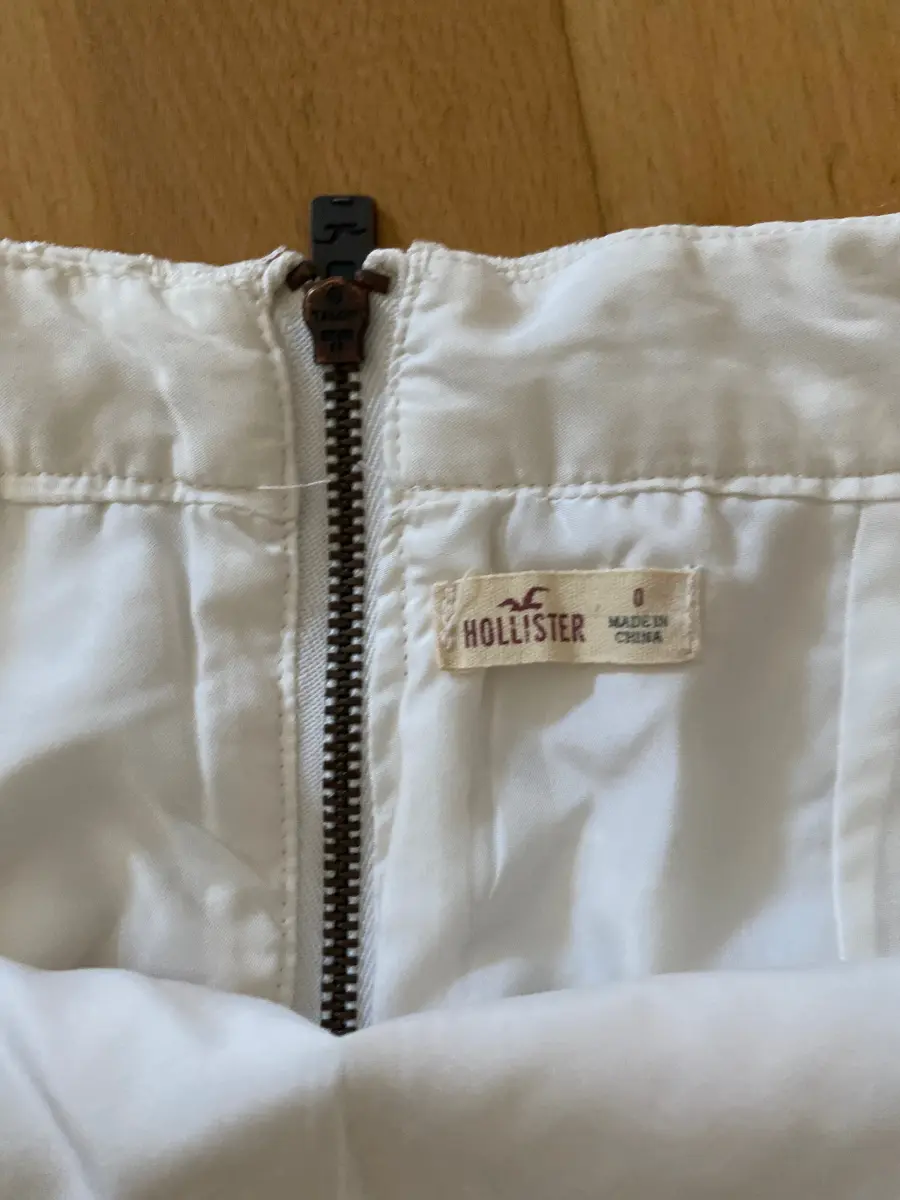 HOLLISTER A-Linienrock Bild 8