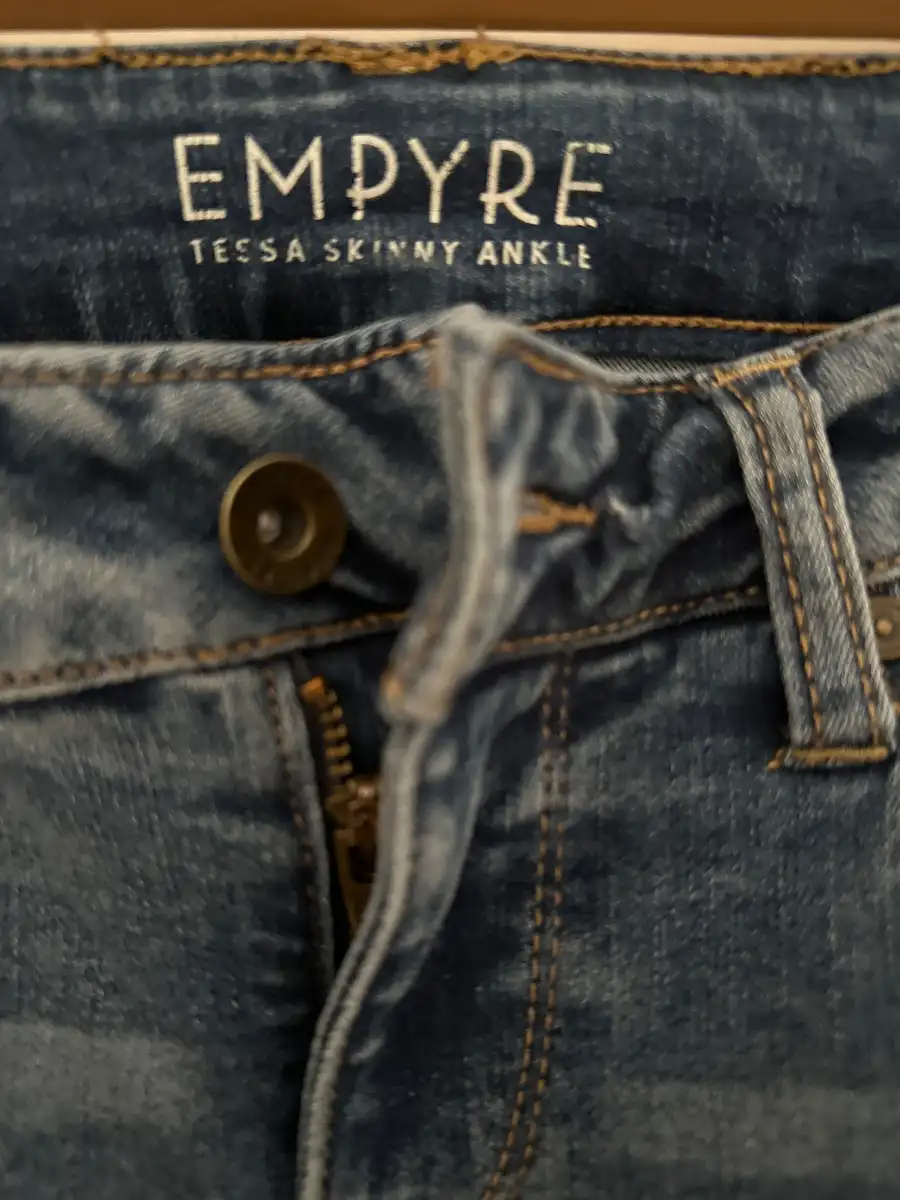 EMPYRE Destroyed Jeans Bild 5