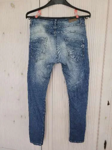 PLEASE Destroyed Jeans Bild 2