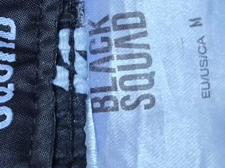 BLACK SQUAD Badeshorts Bild 4