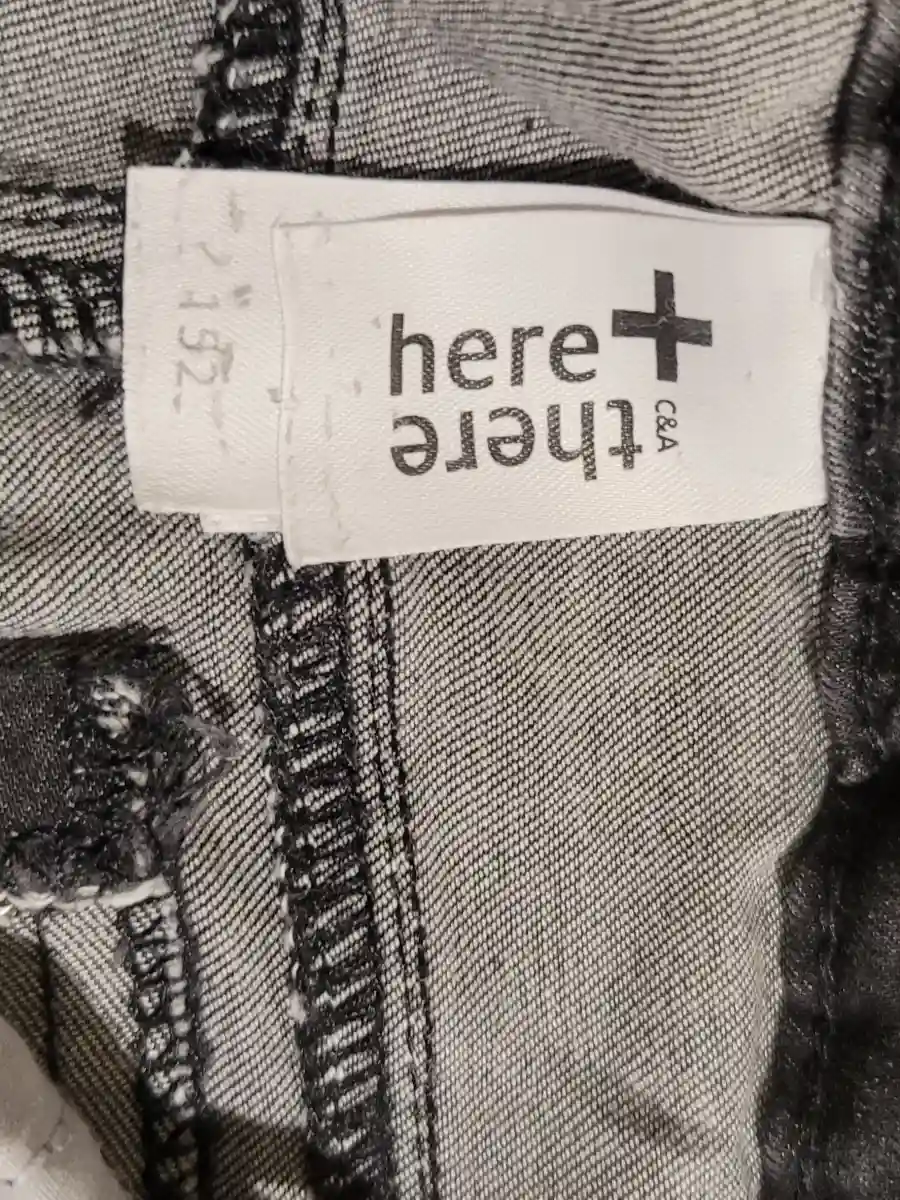 HERE & THERE Jeans Tapered Fit Bild 5