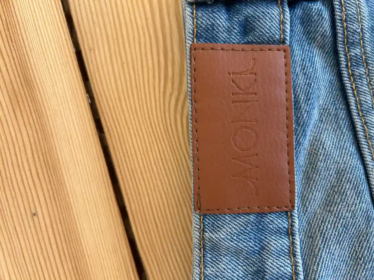 MONKI Jeans Shorts Bild 2