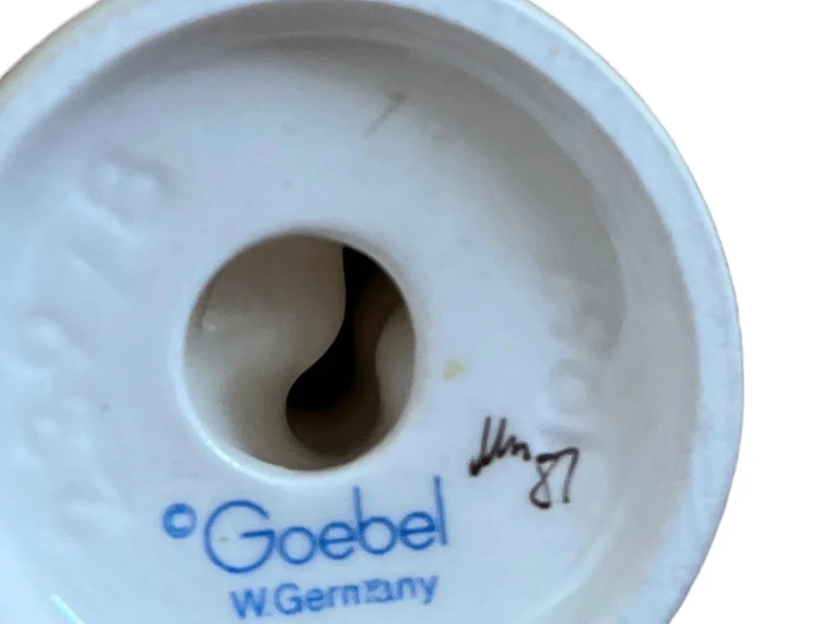 GOEBEL Künstlerpuppe Bild 2